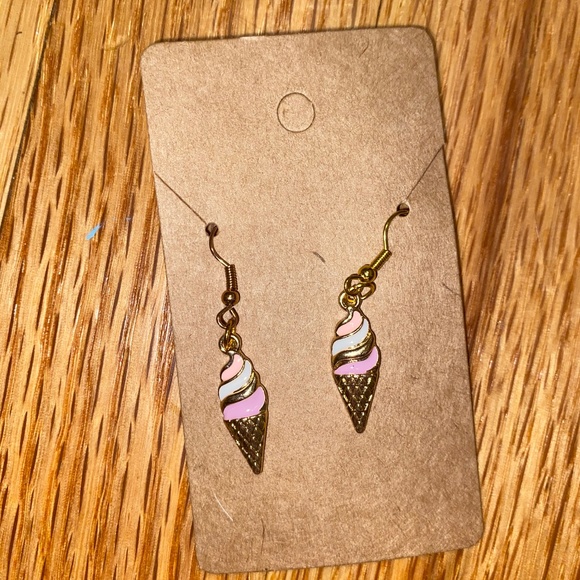 Ice Cream Cone Earrings - Picture 1 of 1